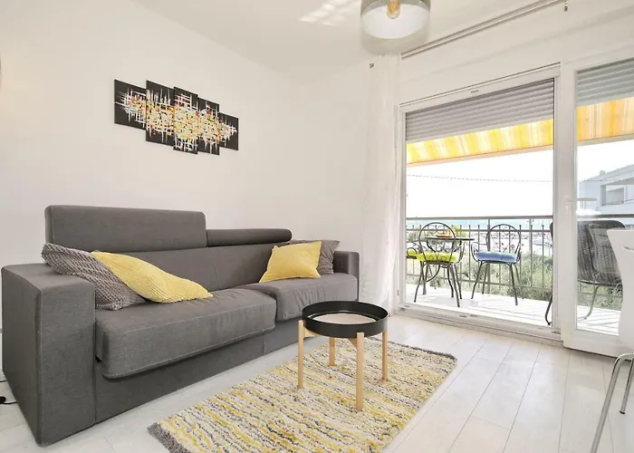 Seabreeze Apartment *