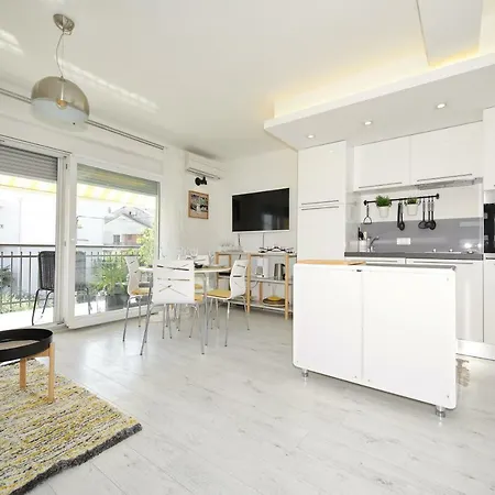 Seabreeze アパート ザダル