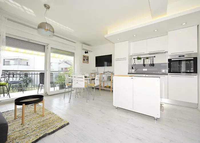 Seabreeze アパート ザダル